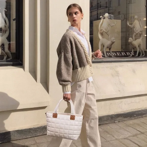 Women’s zipper handbag Elegant Cream Quilted Tote Bag - Picture 2 of 6